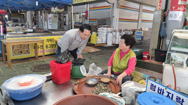 이완섭 서산시장, 추석 명절맞이 서산동부전통시장 방문