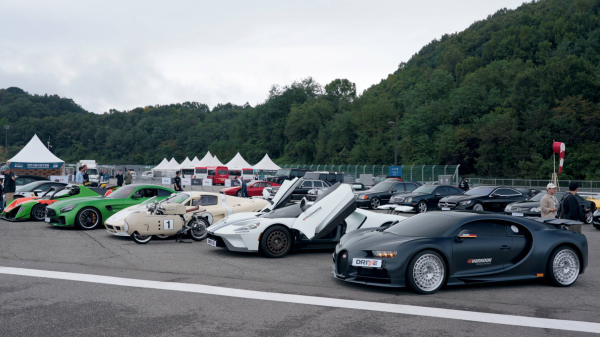 Peaches Run Universe 행사 장면