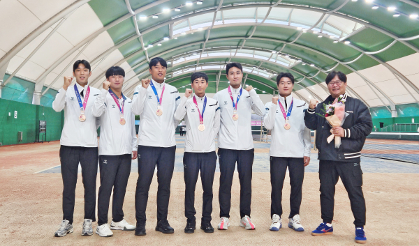 대전 동구청 소프트테니스팀, 제106회 전국체전 ‘단체전 3위’ 수상 기념사진