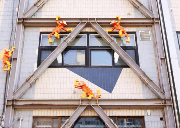 유성구청 뒤편 벽면과 양쪽 울타리 미술관 변신