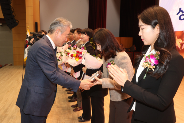 산내농협 이선미 상무 수상 모습