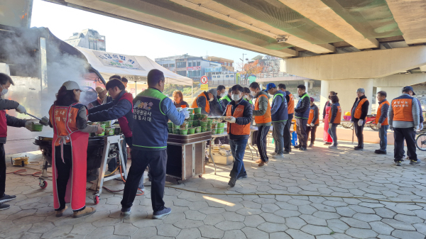 '희망나눔 사랑의 밥차’ 봉사활동 진행 모습