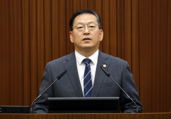 5분 발언하는 유인호 세종시의회 의원