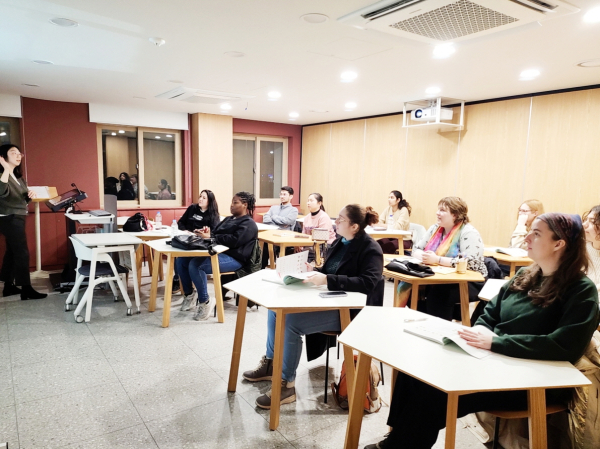 대전시 외국인주민 통합지원센터는 26일 강사 간담회를 끝으로 ‘대전 우리말 학교’ 사업을 성공적으로 마무리했다