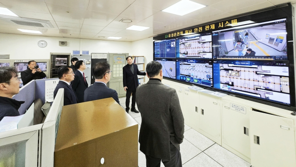 26일, 유성온천역에서 역사 내에 구축된 AI 기반 ‘유성온천역 재난 안전 관제 시스템’을 현장 시연했다.