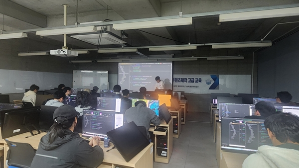 AIDX 기반 언리얼 엔진 활용 콘텐츠제작 (고급) 교육) 특강 현장