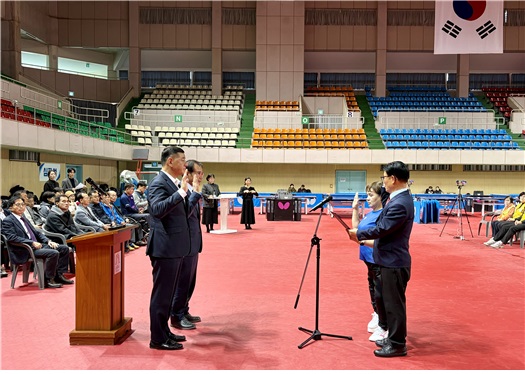 충남지사배 전국 장애인탁구대회 선서 모습.