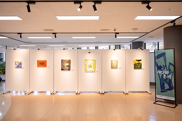 충남대 도서관 플라이업 시리즈 회화동인회 전시
