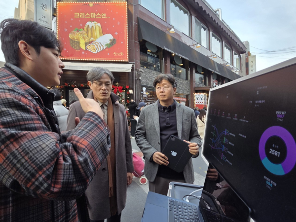성심당 앞에서 진행된 라이다 센서 기반 유동인구 분석 기술 시연회