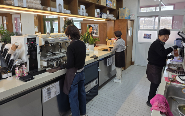 카페 가재미38 운영 모습