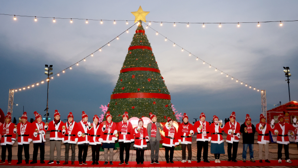 크리스마스트리 점등식 모습