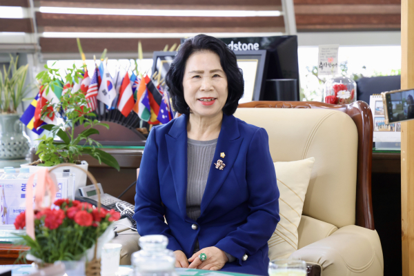 김행금 천안시의회 의장