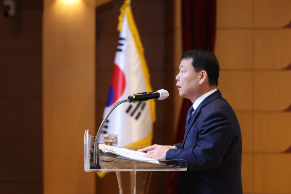 지난 2일, 대전 한국수자원공사 본사에서 열린 ‘2026년 시무식’에서 윤석대 사장이 신년사를 하고 있다