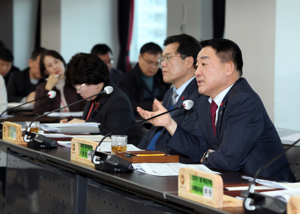 6일 구청 장태산실에서 열린 확대간부회의 개최 모습