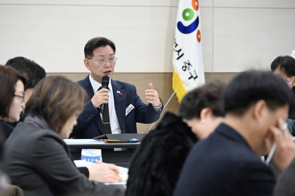 7일, 중구청 대회의실에서 진행된 확대간부회의(김제선 구청장)