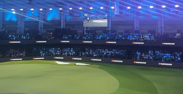 한국타이어 후원 TGL 경기장 실내 전경