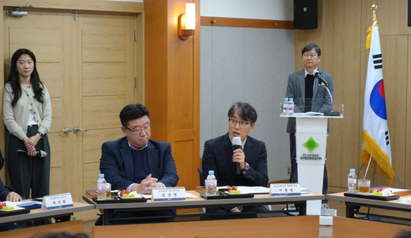 서동일 화폐본부장(오른쪽에서 두 번째)이 20일 열린 화학사고 예방 및 공동대응을 위한 업무협약식에서 인사말을 하고 있다.