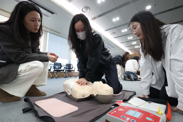 심폐소생술 교육 진행 모습