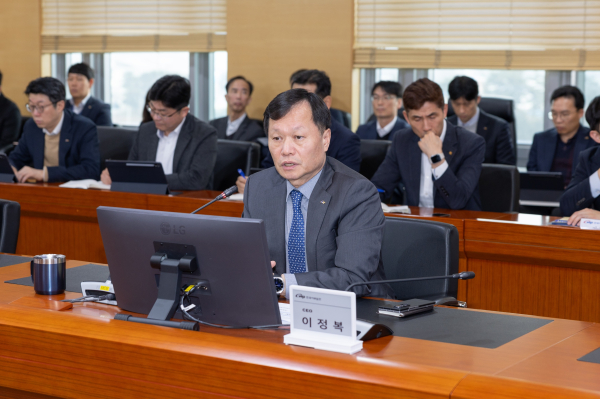 ‘2026년도 제1차 최고경영자(CEO) 청렴 액션플랜 전략회의’를 개최./ 사진은 이정복 서부발전 사장이 회의를 주재하는 모습