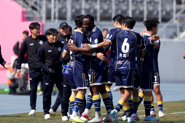 충남아산FC 선수들