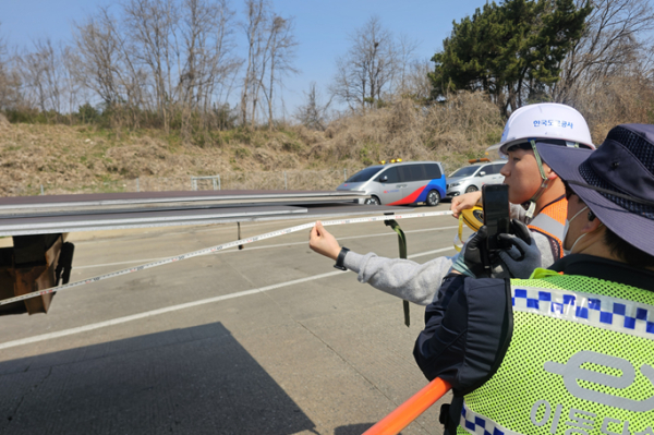 화물차 정비불량 합동단속 실시 사진(송악영업소, ’26. 4. 2)