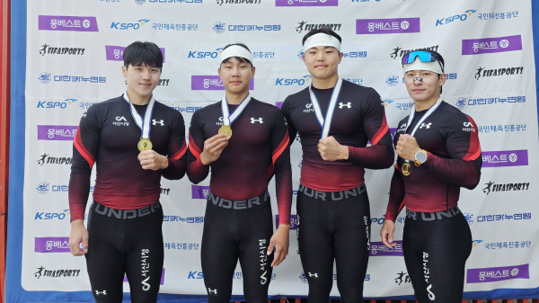 서산시청 카누팀이 서울올림픽 기념 제17회 전국카누대회에서 메달 획득을 기념했다.