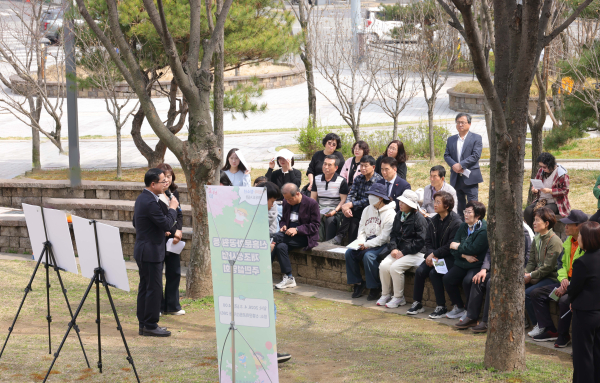 신흥문화공원 일원에서 열린 주민설명회 모습